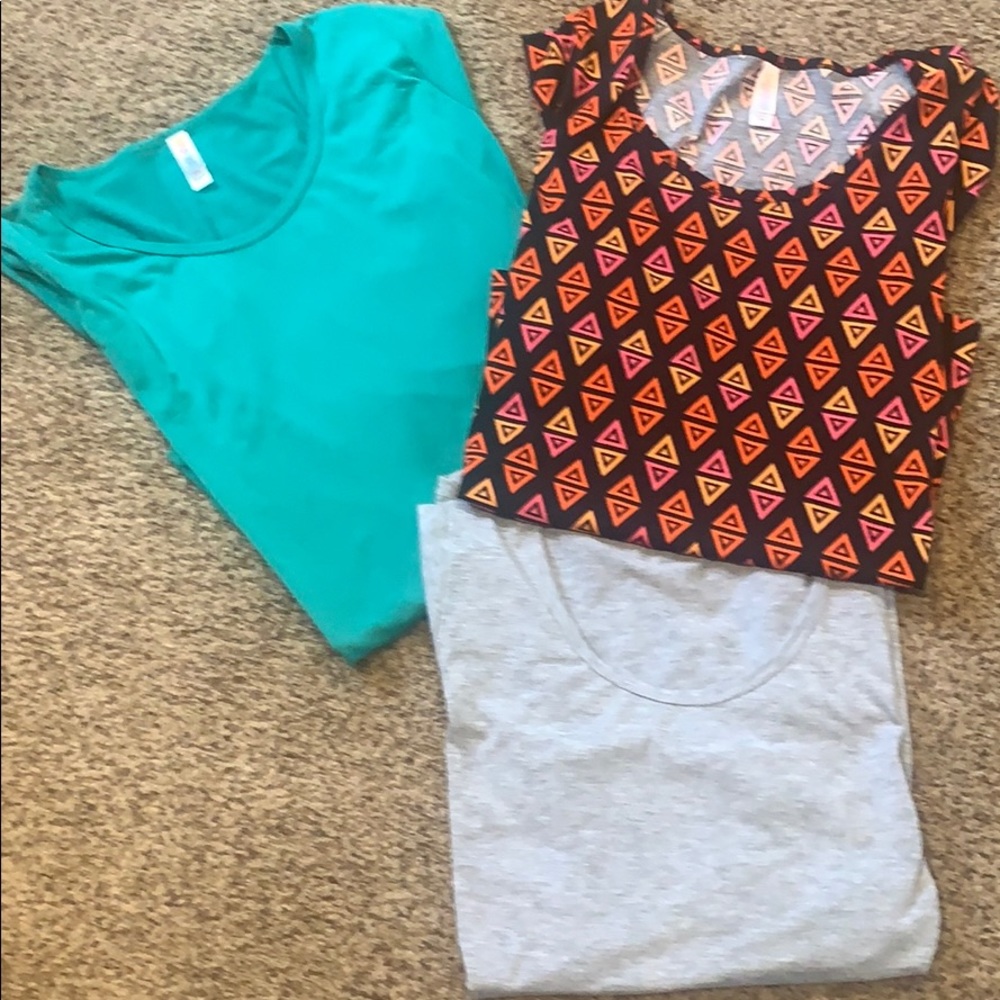 Bundle of LuLaroe tops.